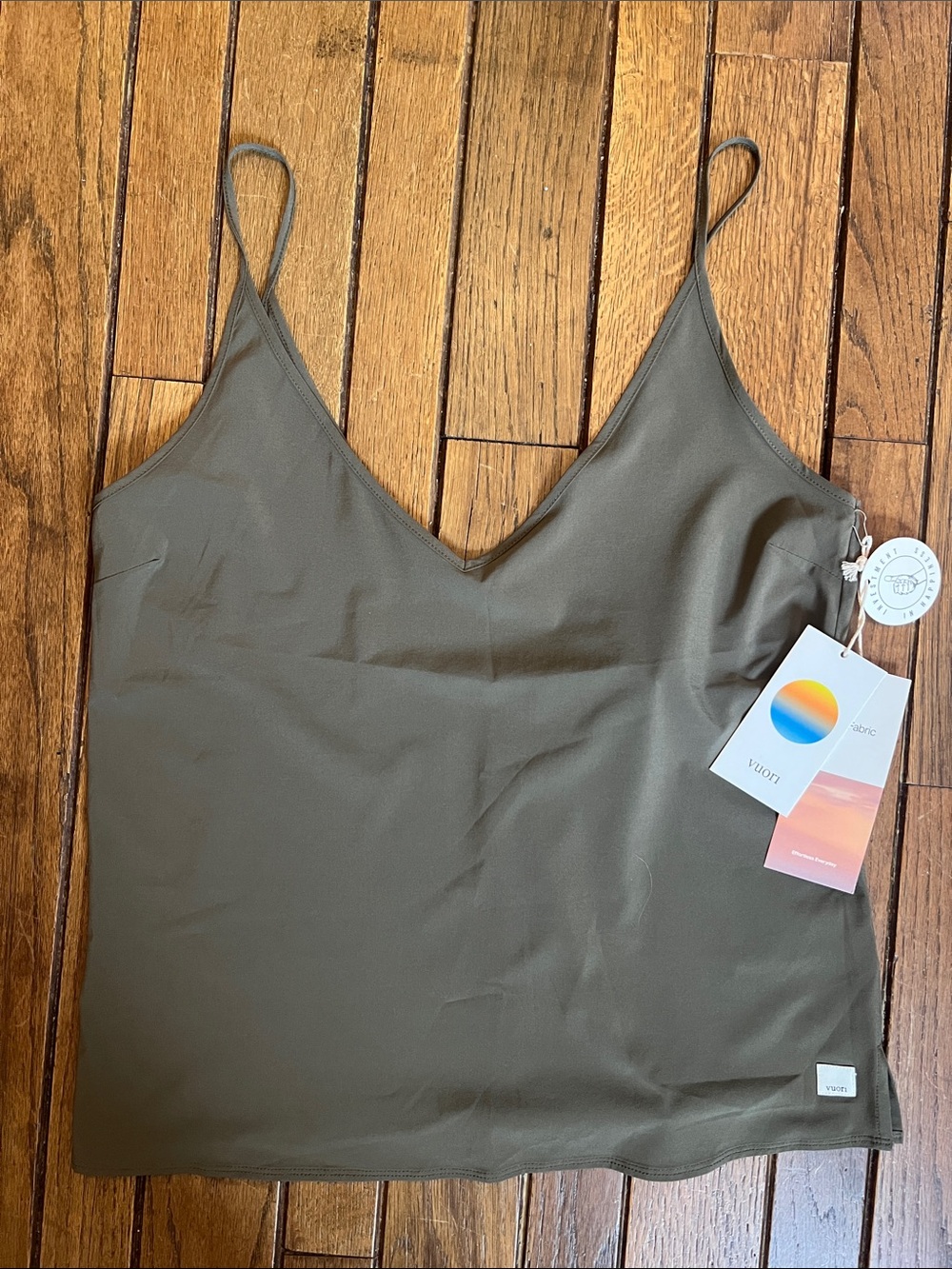 Vuori Dark Oregano Green Villa Cami Tank Top Cami Size Medium NWT New With Tags